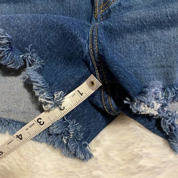 ❗️SOLD❗️NWT Levi’s Ribcage Shorts - Charleston Chill - Picture 6 of 9